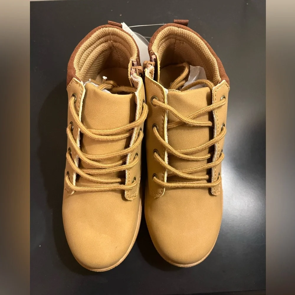 Gap boys brown boots brand new in with tags - Picture 2 of 11